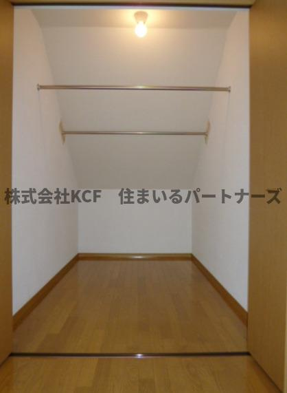 トロイメライIIの収納|便利な収納スペースです