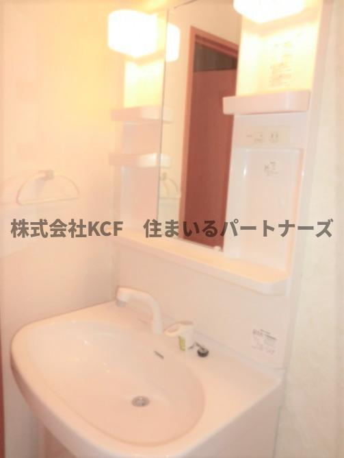 リビングタウン小森野壱番館D棟の独立洗面台|独立洗面台で身支度をすべて済ませてしまいましょう