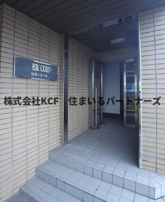 リバーコーポのエントランス|毎日通るエントランスはこのようになっています