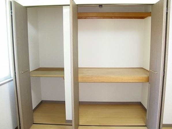 メロディハイツ永隈の収納|閑静な住宅街】クローゼット♪、収納が豊富です♪