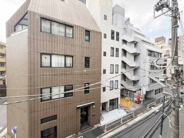 【展望】 | ダイアパレス五反田 | 眼前に広がる空の雄大さと、このお部屋の自慢の一つである「眺望」をご覧ください。毎日、この景色を独り占めできる新生活に夢が広がります。～即日のご見学可能～　お問合せはお気軽にどうぞ。
