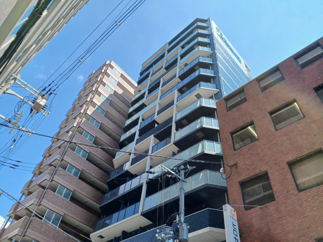 プレサンス阿波座駅前の外観