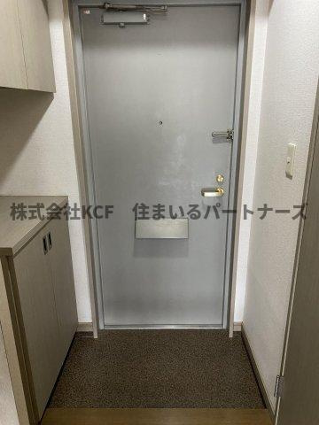 ティファニーヒルズの玄関|明るい玄関です