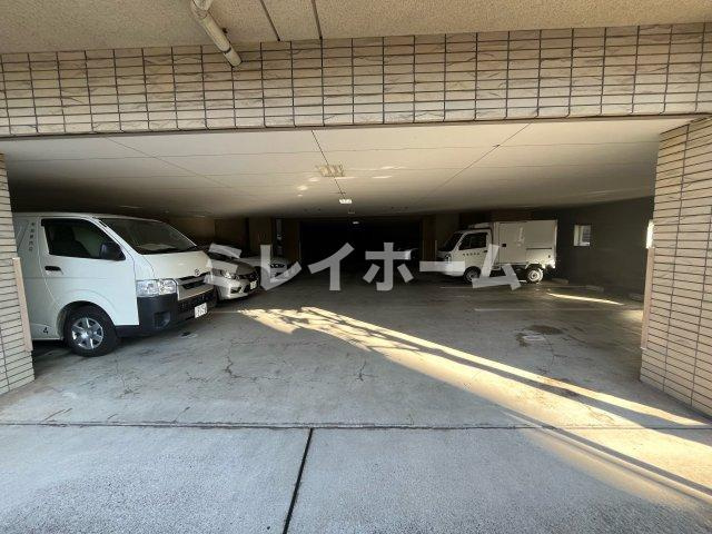 アバンセの駐車場