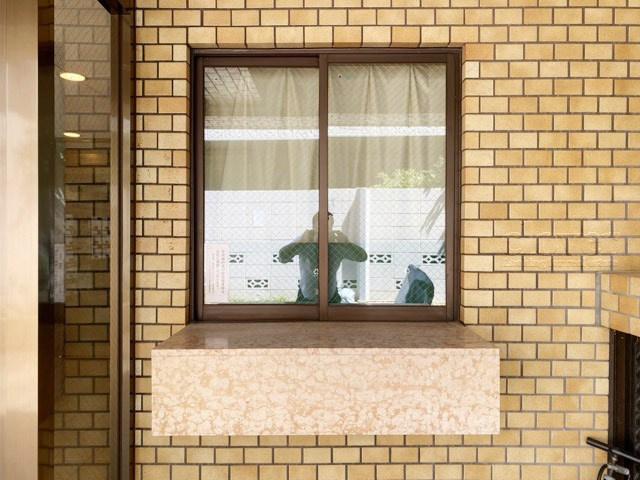 【受付】 | ライオンズマンション碑文谷 | 管理人さんが勤務する管理室。このマンションがきれいに保たれているのは、もちろん管理人さんのおかげ。～即日のご見学可能～　お問合せはお気軽にどうぞ。
