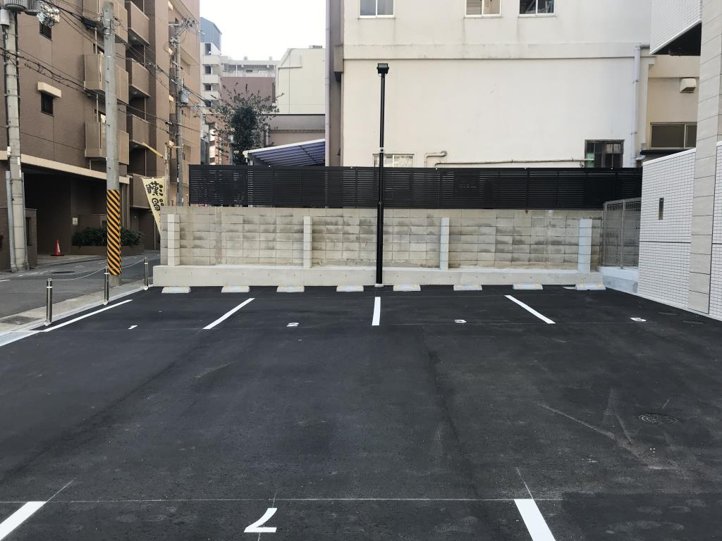 Cherir六甲道（シェリールロッコウミチ）の駐車場