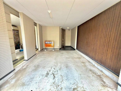 【駐車場】 | 清水丘１丁目　中古一戸建 | 各居室にはクローゼットがあります！収納が多いお家はすっきりして快適空間です。