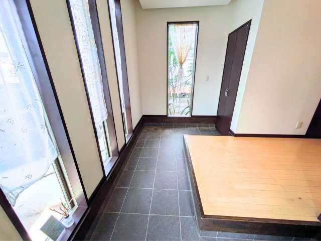 北条辻戸建ての玄関|                                                  