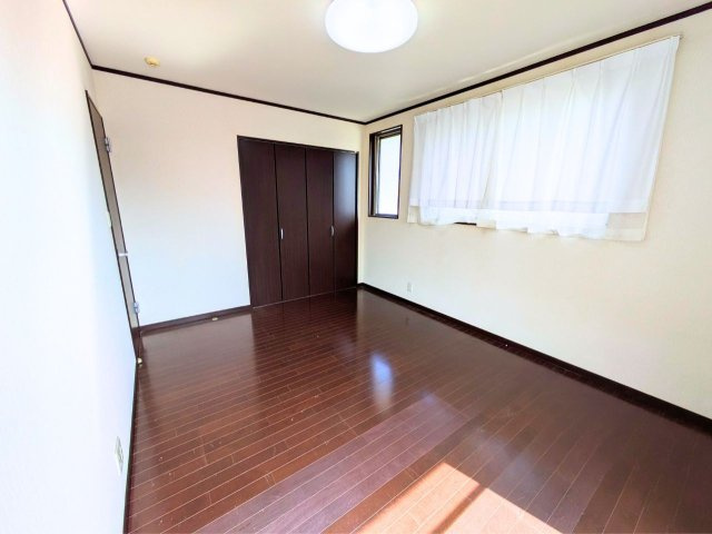 北条辻戸建ての洋室|使い勝手のいい洋室です