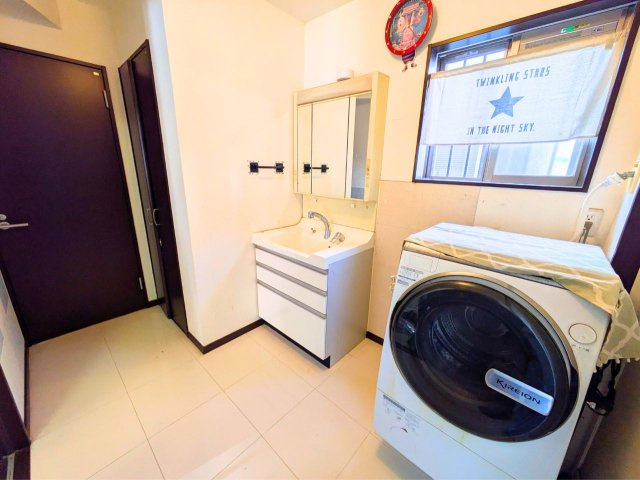 北条辻戸建ての洗面所|コンパクトで使いやすい洗面所