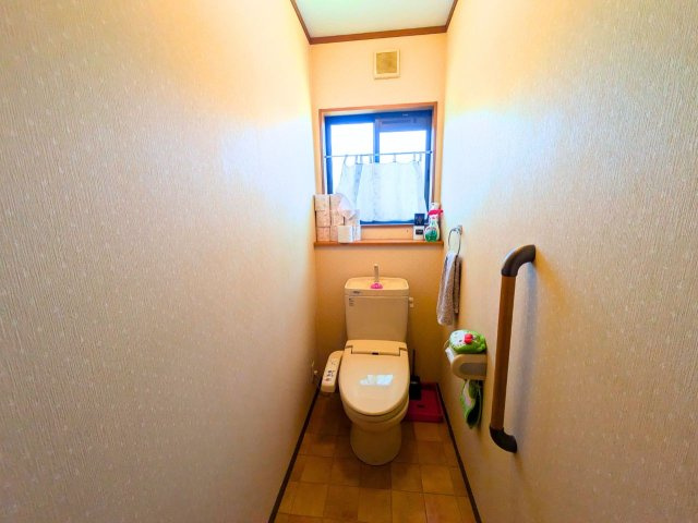 別府町戸建てのトイレ|                                                  