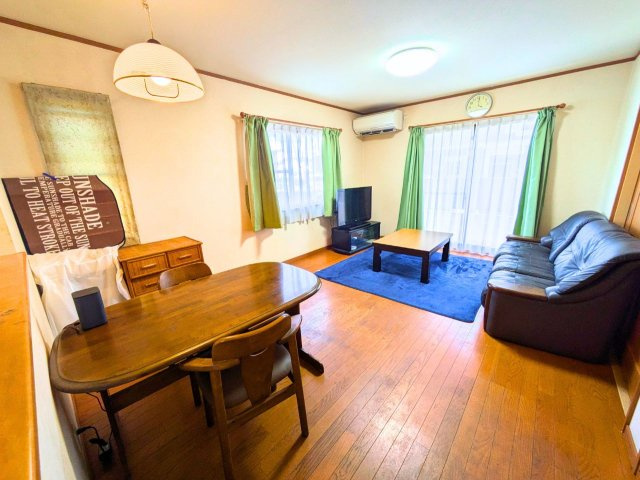 別府町戸建ての居間・リビング|使いやすい居間です