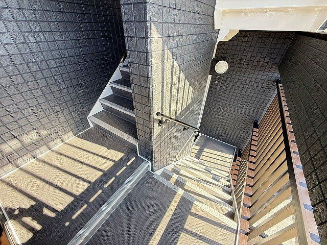 カーサ南紀寺町のエントランス|共用階段です