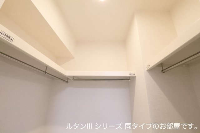 ソレアード　コートの収納