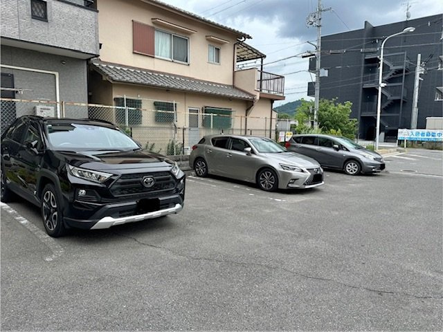 讃良レジデンスの駐車場