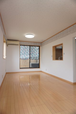 清水ヶ丘戸建の居間・リビング|清水ヶ丘戸建　リビング