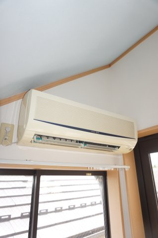 清水ヶ丘戸建のその他|清水ヶ丘戸建　サービスルームエアコン（残置物）