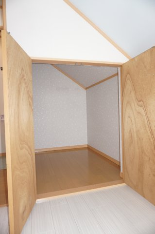 清水ヶ丘戸建の収納|清水ヶ丘戸建　収納サービスルーム