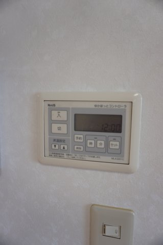 清水ヶ丘戸建のその他|清水ヶ丘戸建　床暖房（電気）残置物