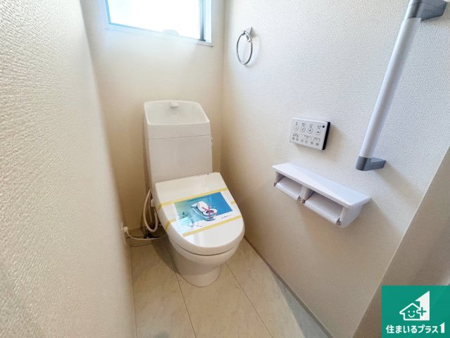 神戸市西区狩場台　第6期　新築一戸建てのトイレ|1・2階の2ヶ所にあるので、朝の忙しい時間の順番待ちもなく、深夜の利用にも大変便利です。