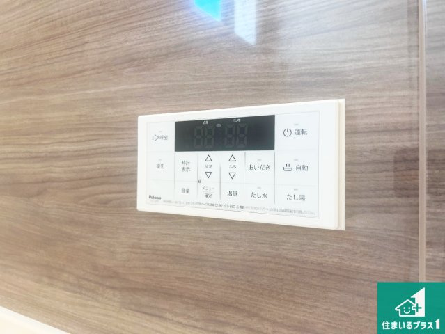 神戸市西区狩場台　第6期　新築一戸建てのキッチン|リビングと統一感があり、使い勝手のいいキッチン。広々としているので、二人並んで作業が出来ちゃいます。お子様と一緒に色々なお料理に挑戦できるスペースがあります。