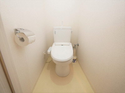 【トイレ】 | エスリード京橋ステーションプラザ | 落ち着いた色調のトイレです