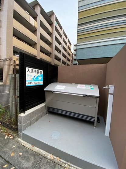 【その他共用部分】 | LOC’S/ロックス北山田 | 敷地内ごみ置き場でごみ出しもらくらく～♪忙しい社会人さんや学生さんにもうってつけ！