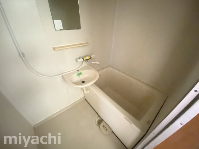 ジョイフル助任の浴室