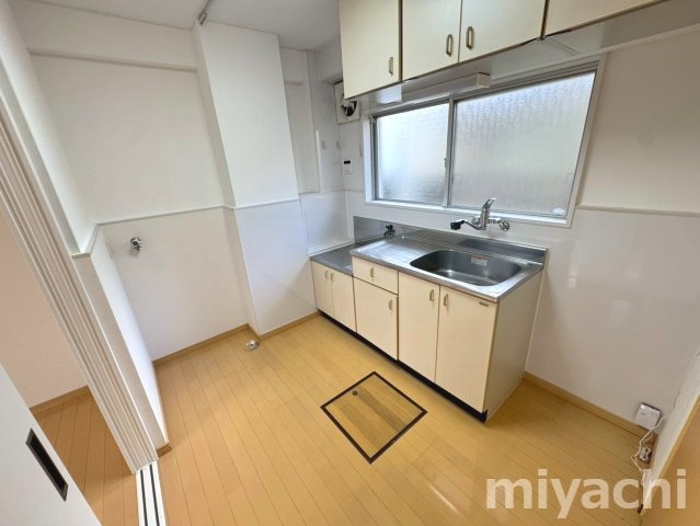 新浜マンションのキッチン