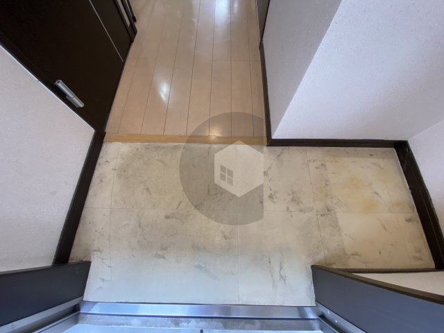 エスティーム2番館の玄関