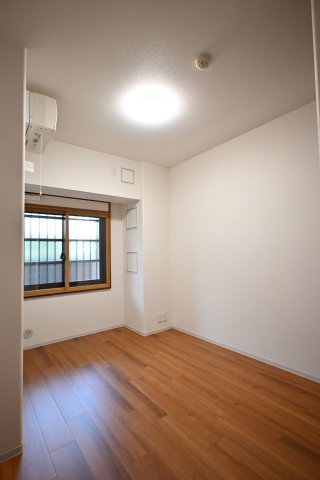 オーベル大和の洋室