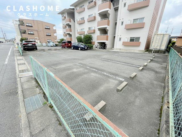 ビューハウス依佐美　　刈谷市の賃貸ならクラスホーム刈谷店の駐車場