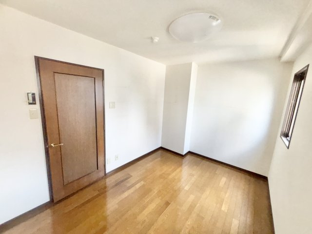 サンピア柳町の洋室