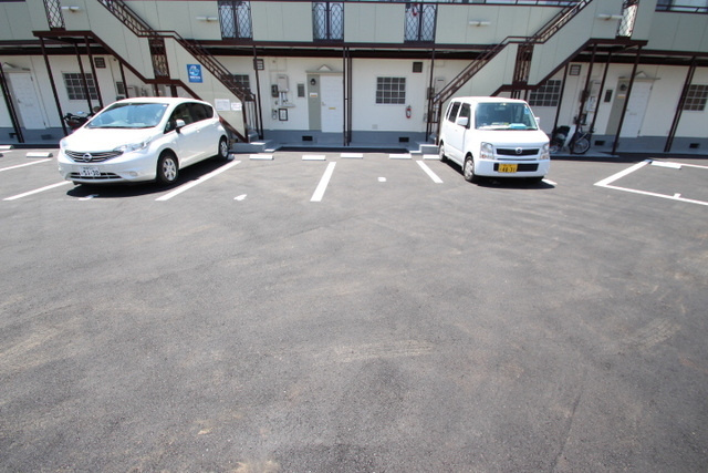 八幡第一コーポの駐車場