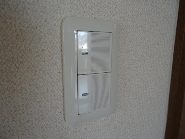 サンライズ１番館の設備|室内スイッチ