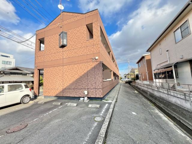 【外観】 | フィールドアップ | 外観写真（昼）