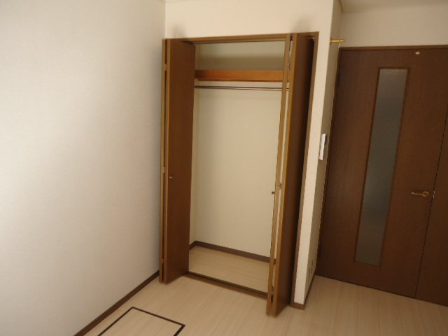 【収納】 | シャインキャッスルⅡ | 洋室クローゼット