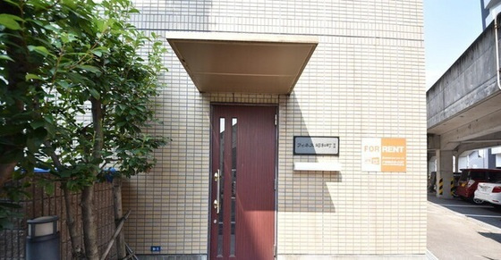 フィネス昭和町Ⅱのエントランス