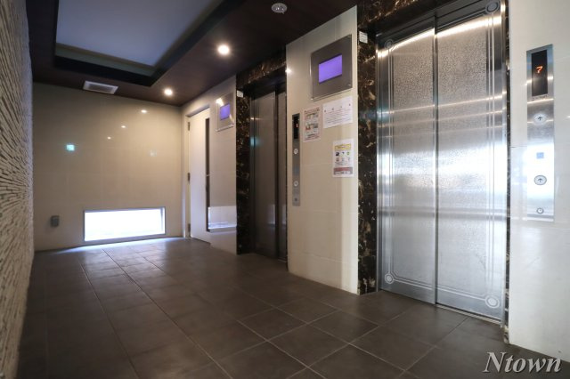 【ロビー】 | プレサンス錦プレミアム | 建物の内部です