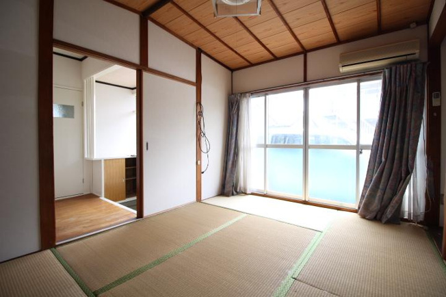 【居間・リビング】 | 福富東貸家 | おしゃれな居間です