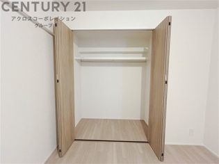 衣類やアクセサリー、小物類の収納が便利で整理整頓がしやすく、部屋の美観を保ちつつ、スペースを最大限に活用できます。衣服のしわやダメージを防ぎ、長持ちさせることができます。