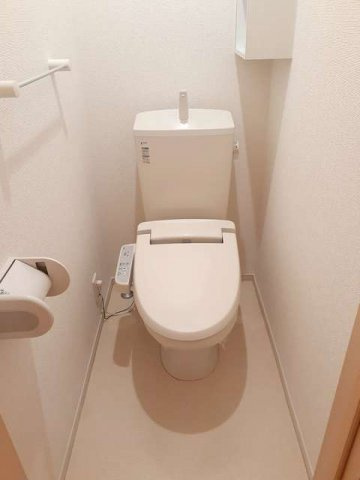 【トイレ】 | シャトー花ずいＡ | 落ち着いた色調のトイレです