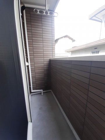 【バルコニー】 | シャトー花ずいＡ | 外からの目が気にならないバルコニーで洗濯物が干せます