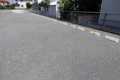 【駐車場】 | ビレッジハウス吉備1号棟 | 駐車場があるので、車を買う予定の方も安心です
