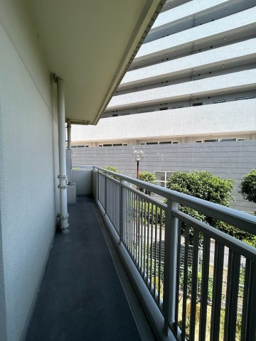 センチュリー八尾南のバルコニー