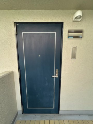 センチュリー八尾南の玄関