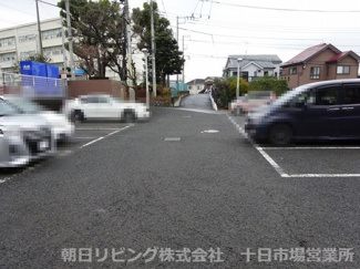 【駐車場】