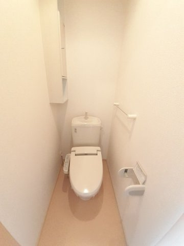 【トイレ】 | ラフィネ・彩果Ⅱ | 落ち着いた色調のトイレです