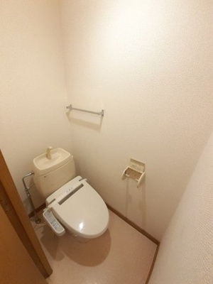 【トイレ】 | クレストハイムＣ | 落ち着いた色調のトイレです