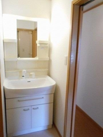 【洗面所】 | クレストール学南 | 忙しい朝には欠かせない洗面所です